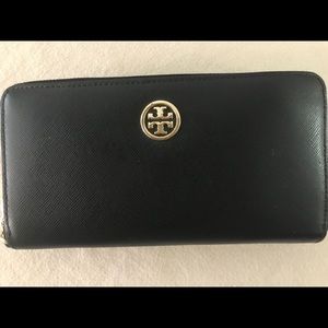 Tory Burch Wallet!